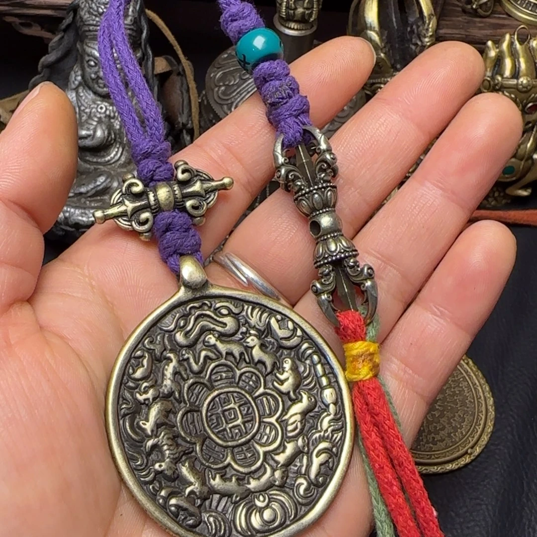 这***卖泥塑……藏传牌。藏传牌子