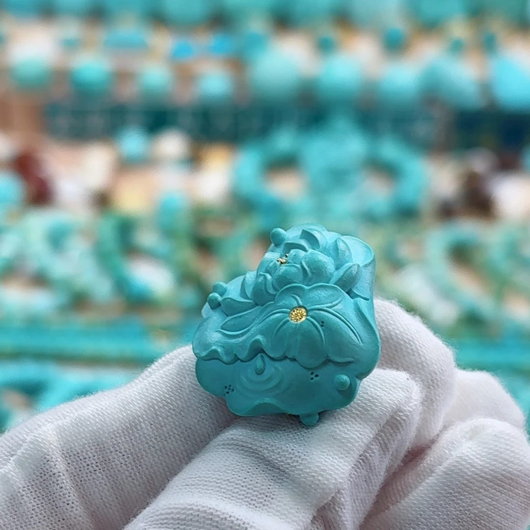 绿松石未镶嵌珠宝奇石