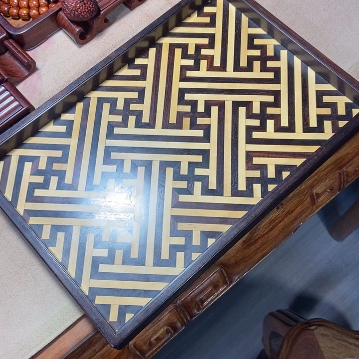 檀香紫檀（小叶紫檀）万字锦底纹盘子