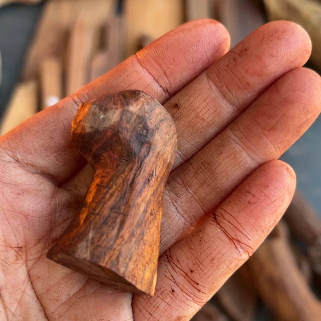 延***军黄花梨降香黄檀木料1块