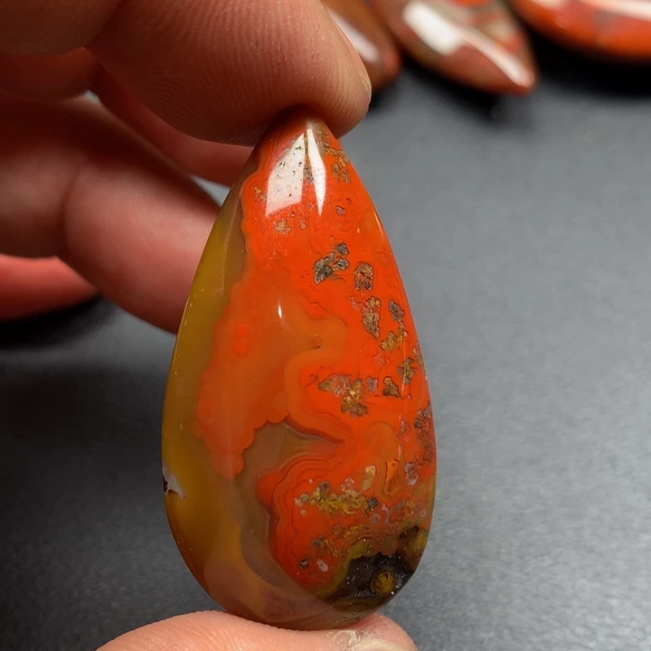 玛瑙/玉髓颈饰未镶嵌茅****李