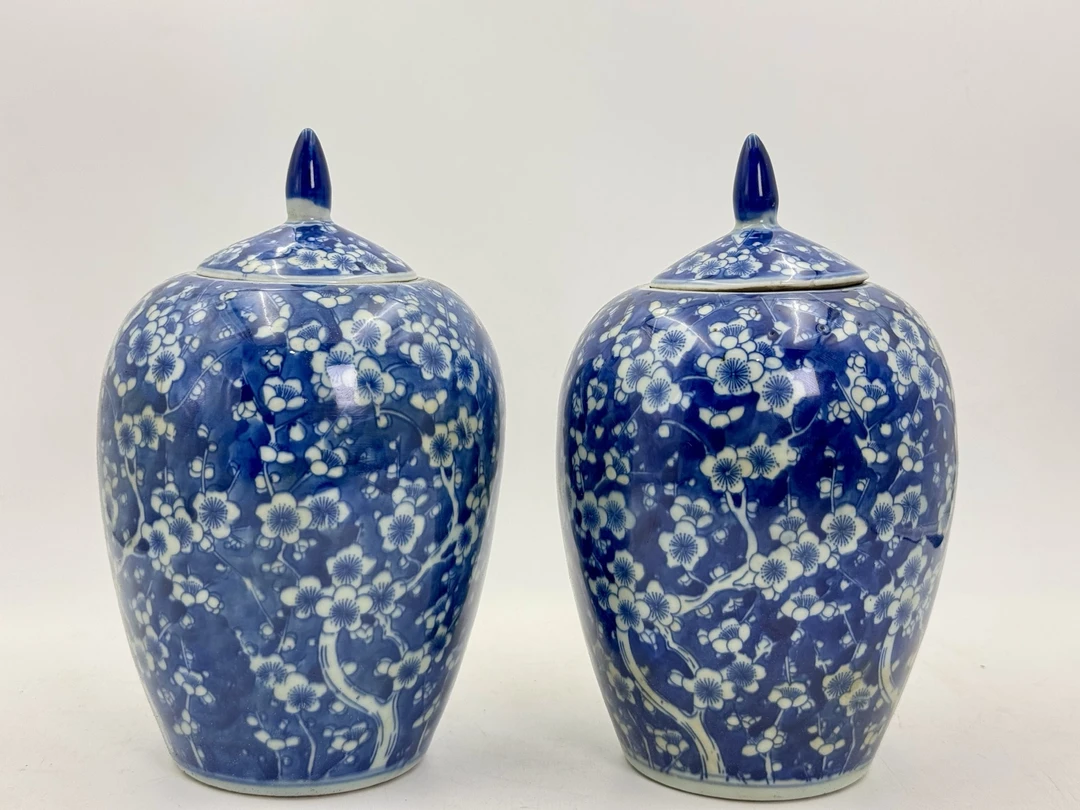 青花留白冰梅东瓜罐