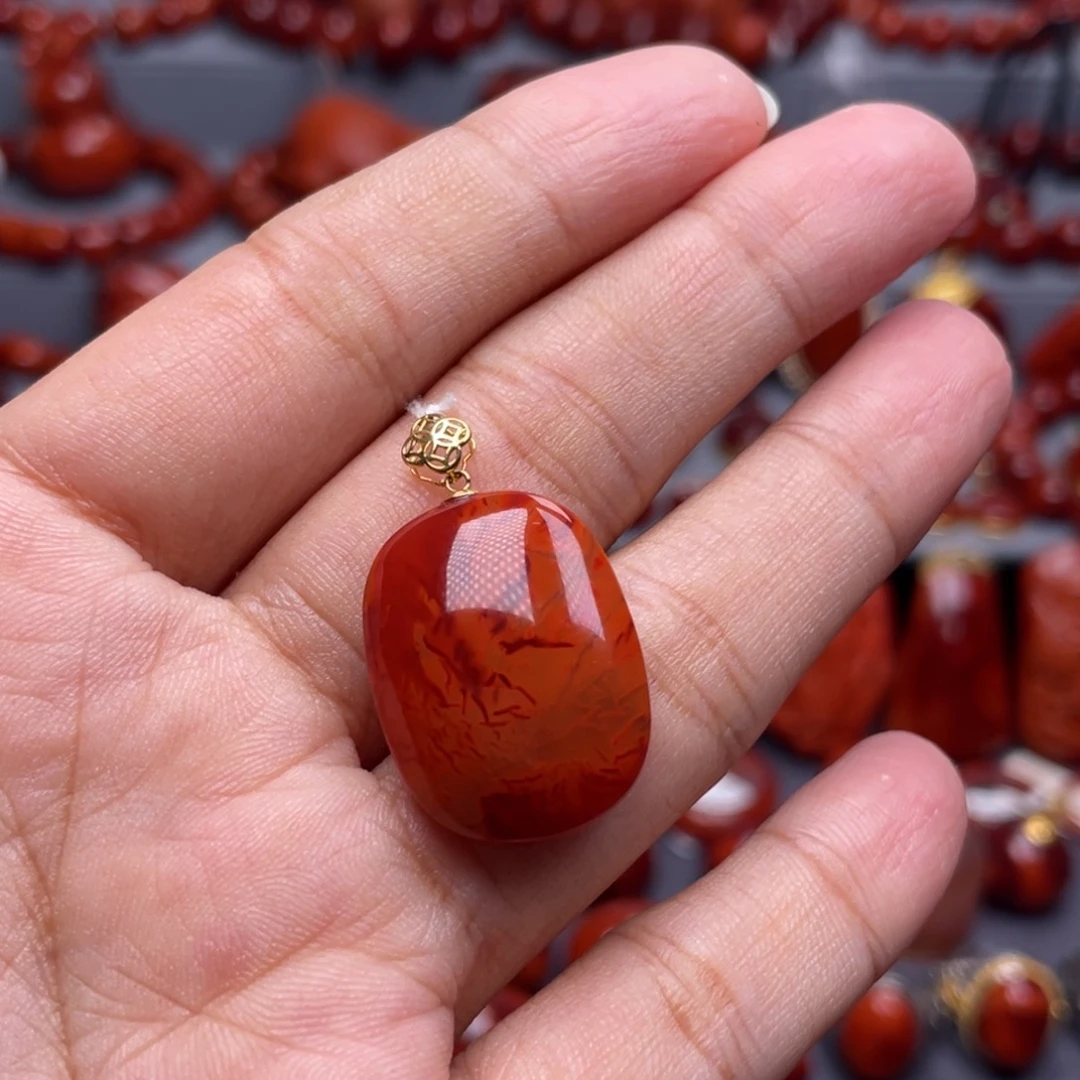 南红玛瑙18K金镶嵌珠宝奇石吊坠