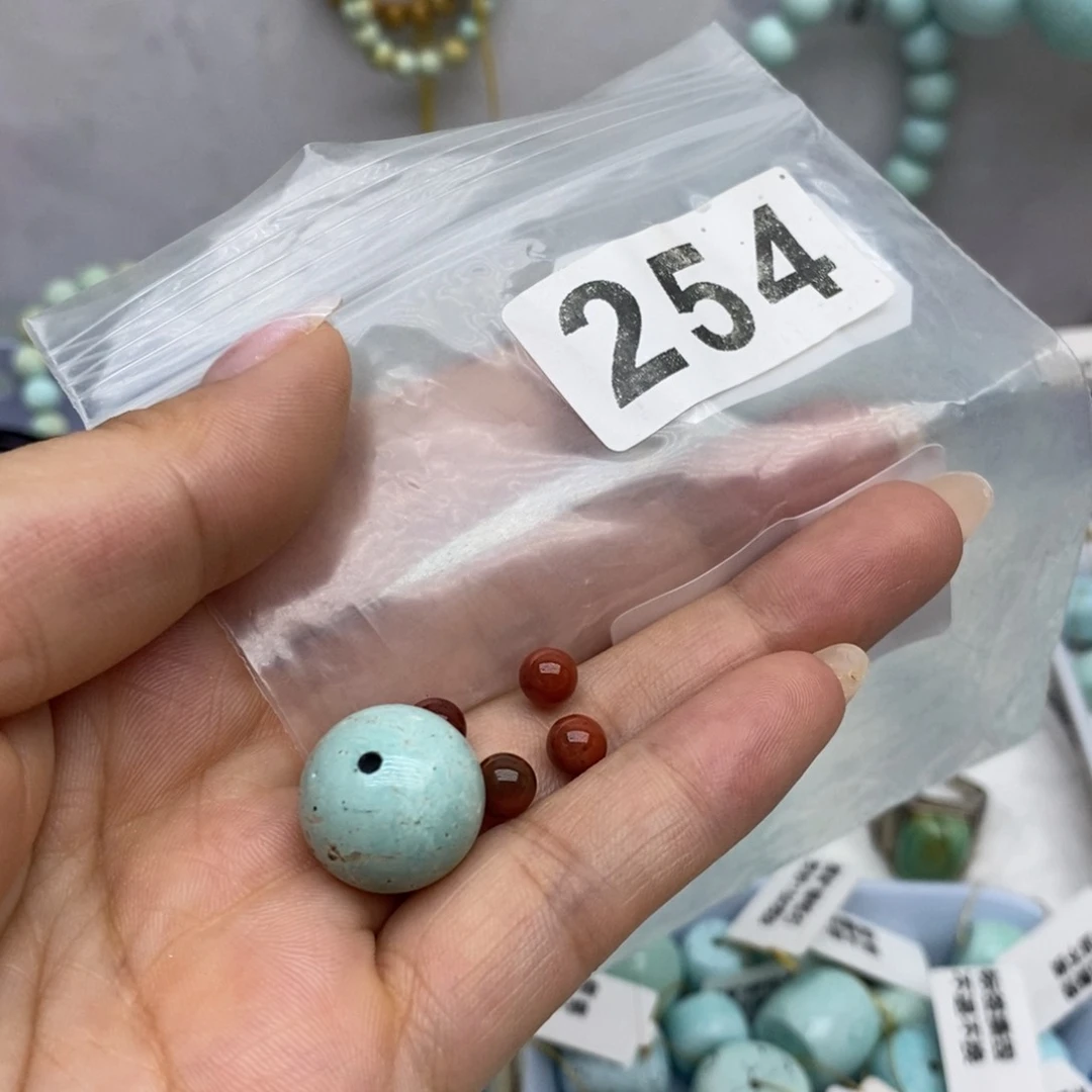 南红玛瑙未镶嵌珠宝奇石