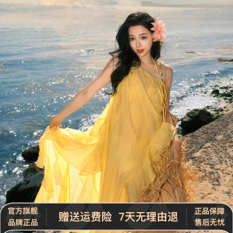 海边度假挂脖吊带连衣裙子女夏2025新款今年流行爆款气质沙滩长裙