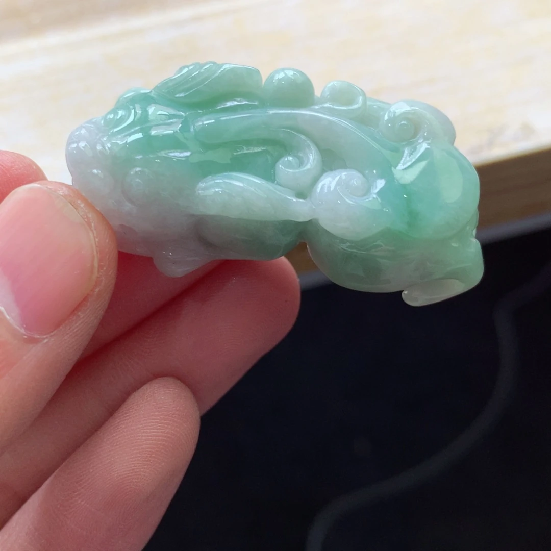 翡翠颈饰未镶嵌吊坠