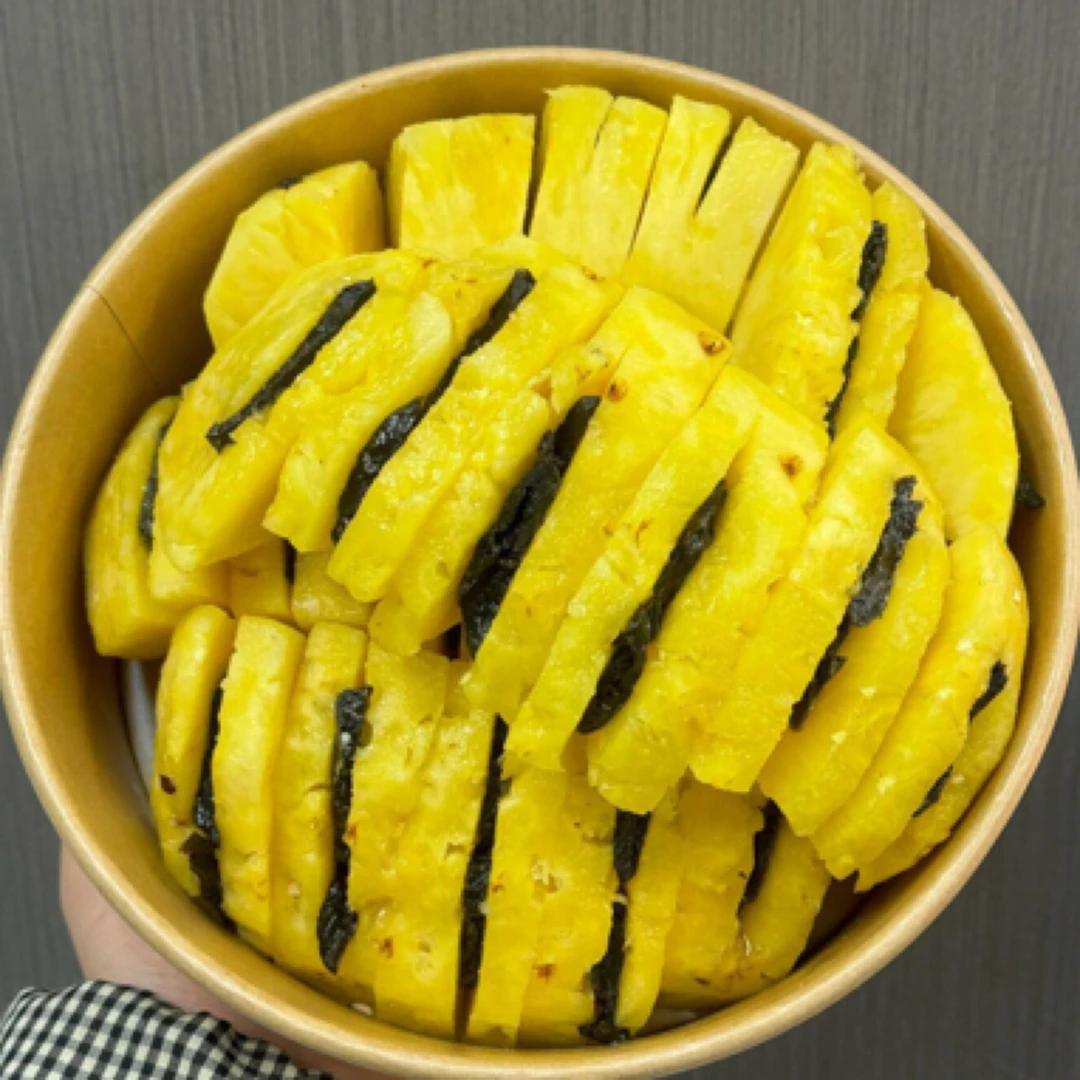 果切凤梨夹乌梅一份网红吃法斤