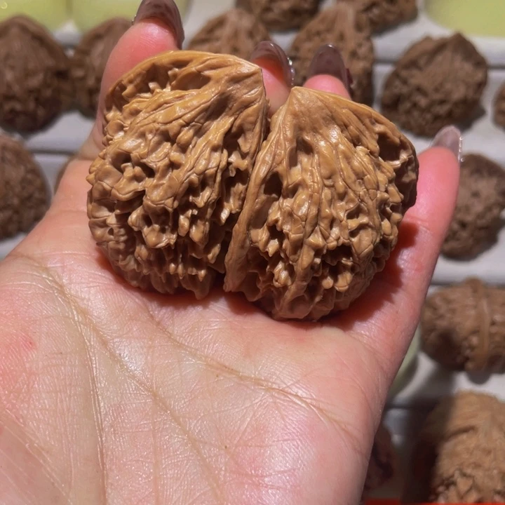 【闪购商品】文玩核桃把件半壁江山