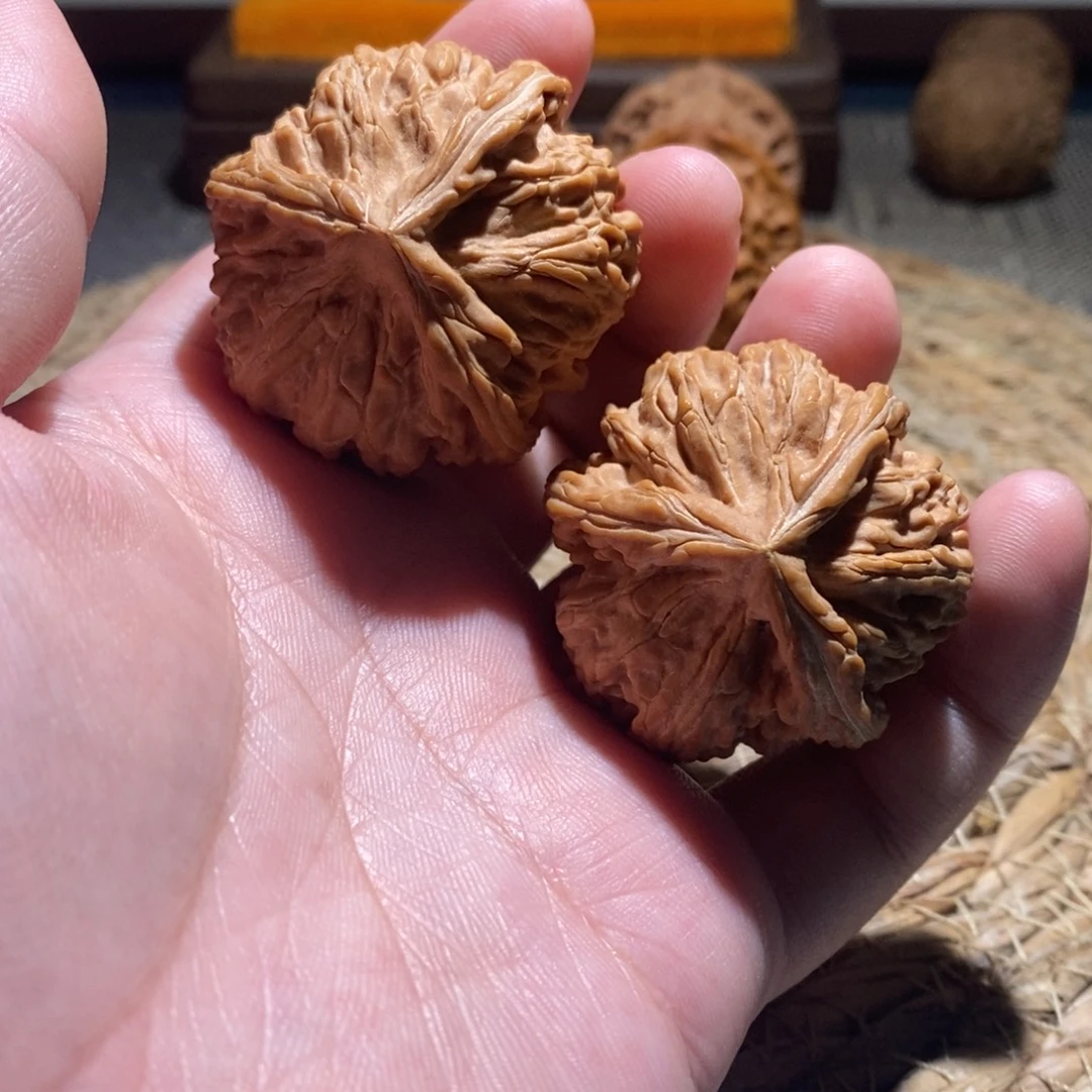 混****吊坠桃核文山三棱全品