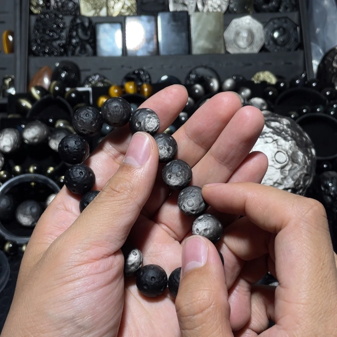 黑***熊黑曜岩未镶嵌珠宝奇石