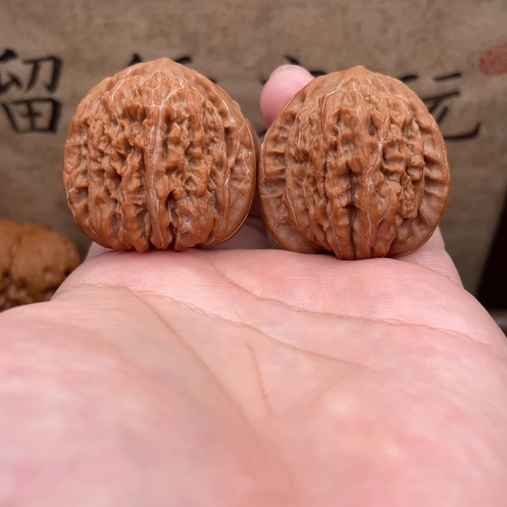 文玩核桃把件36三角四座楼