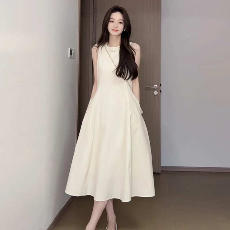 无袖背心吊带白色连衣裙子女夏季2025新款流行爆款单品度假风长裙