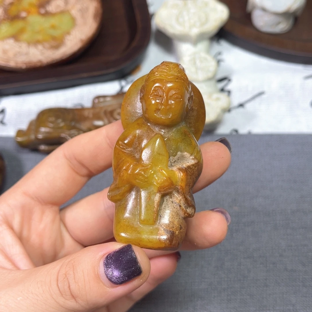 岫玉未镶嵌颈饰所见所闻