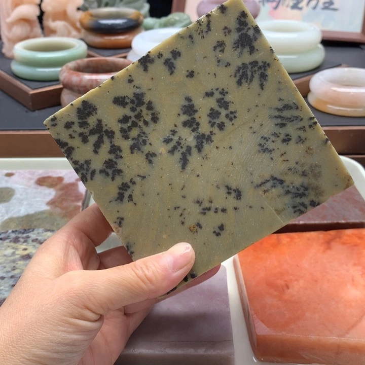 石英岩玉未镶嵌手镯