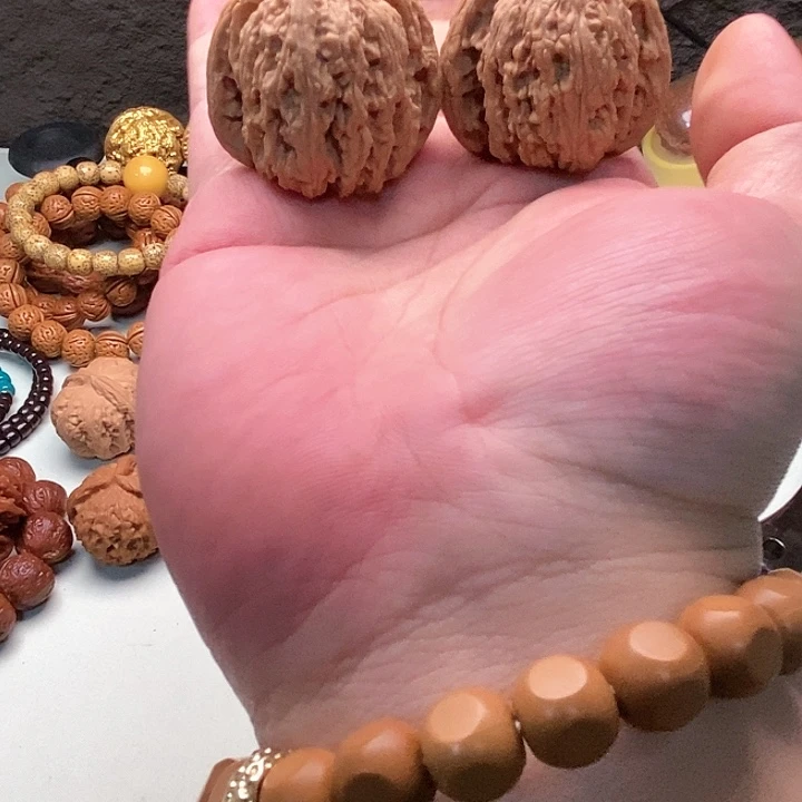 文玩核桃把件密纹狮子头