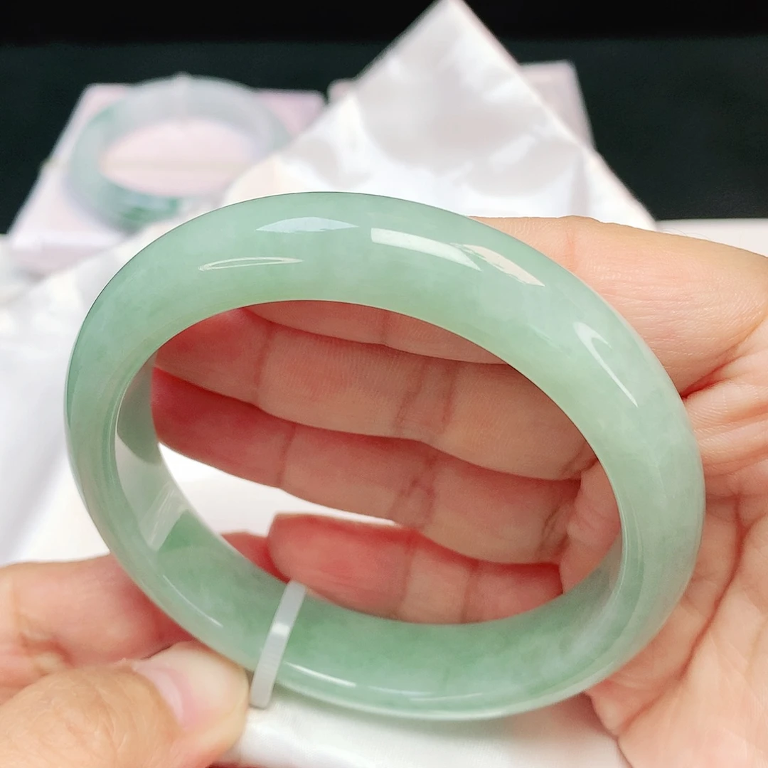 翡翠未镶嵌手镯正圈58.4