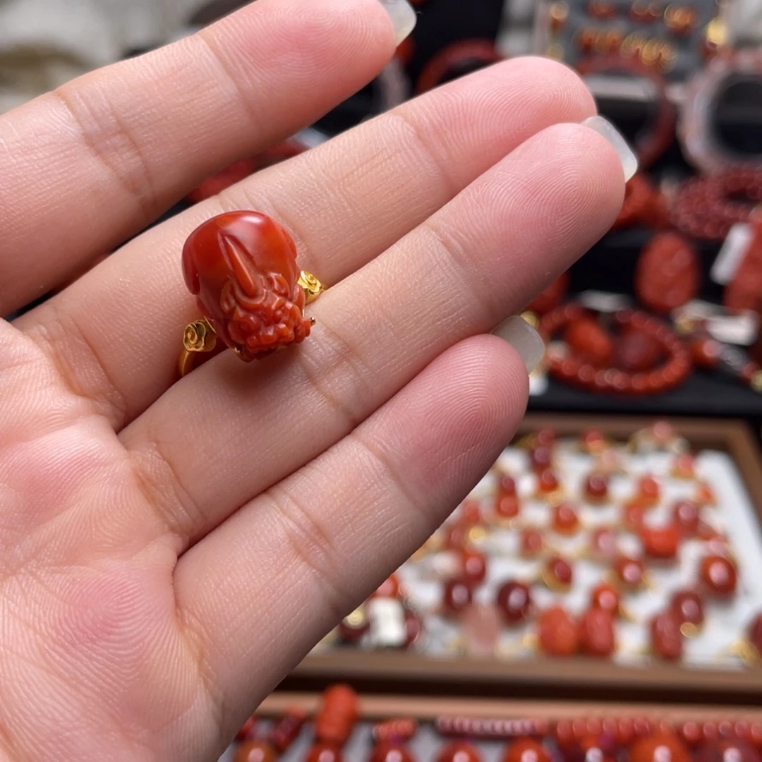 南红玛瑙银S925镶嵌貔貅戒指