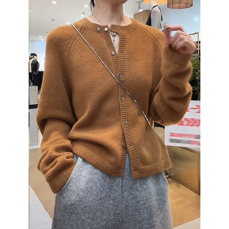 圆领针织开衫女2025秋冬新款时尚简约大方气质毛衣巨好看的上衣潮