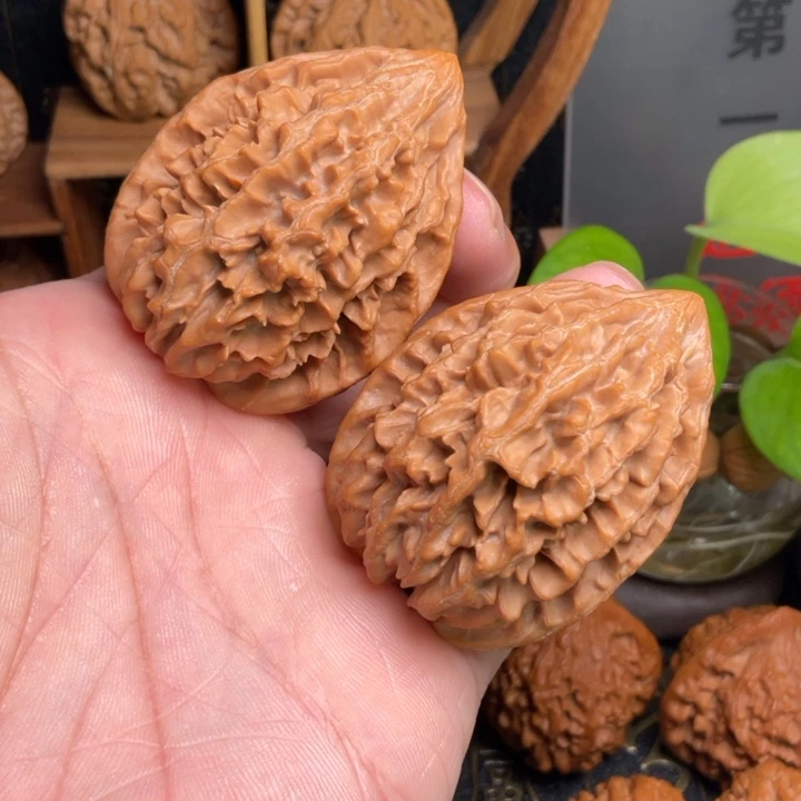 文玩核桃吊坠再****?招财鼠41尺修尖