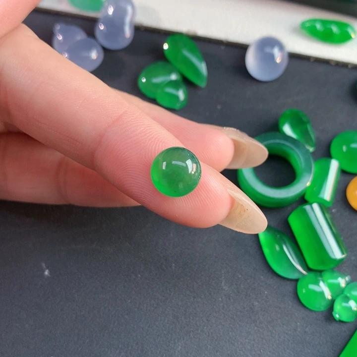 翡翠裸石8.4/4.2翡翠翡翠