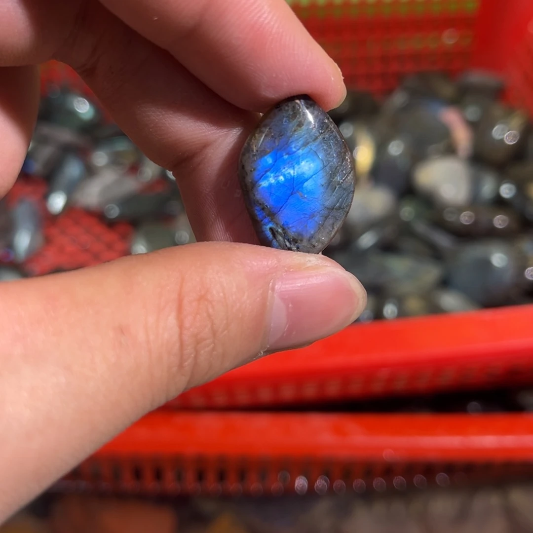 拉长石吊坠未镶嵌哑*