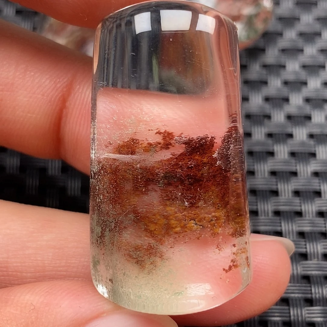 未镶嵌颈饰水晶人**蝣