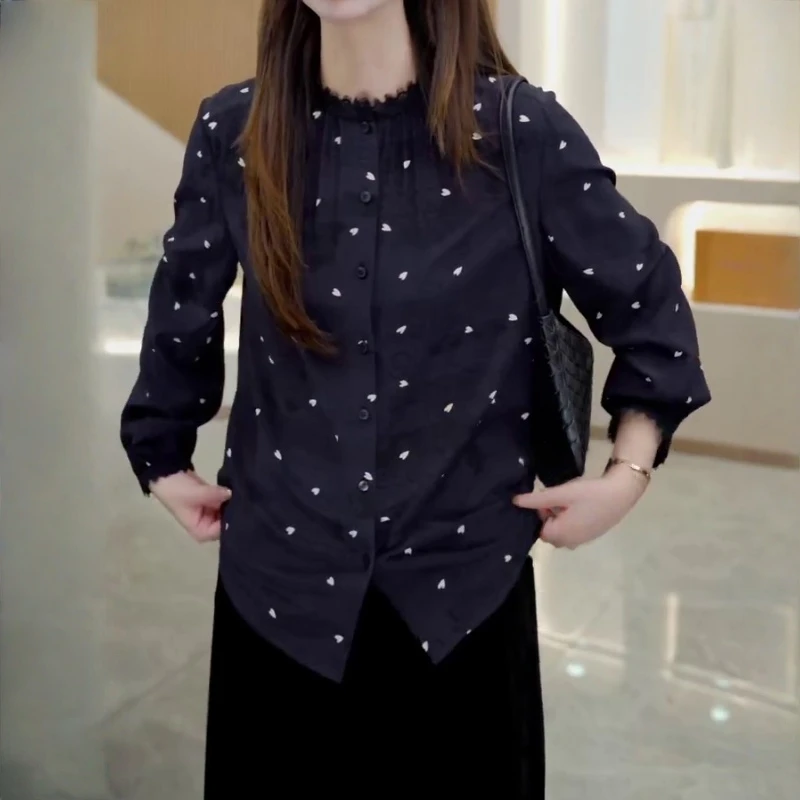 2025秋季新款时尚洋气设计感木耳拼接爱心印花单排扣长袖衬衫上衣