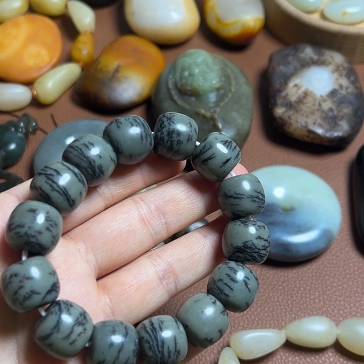 和田玉未镶嵌珠宝奇石