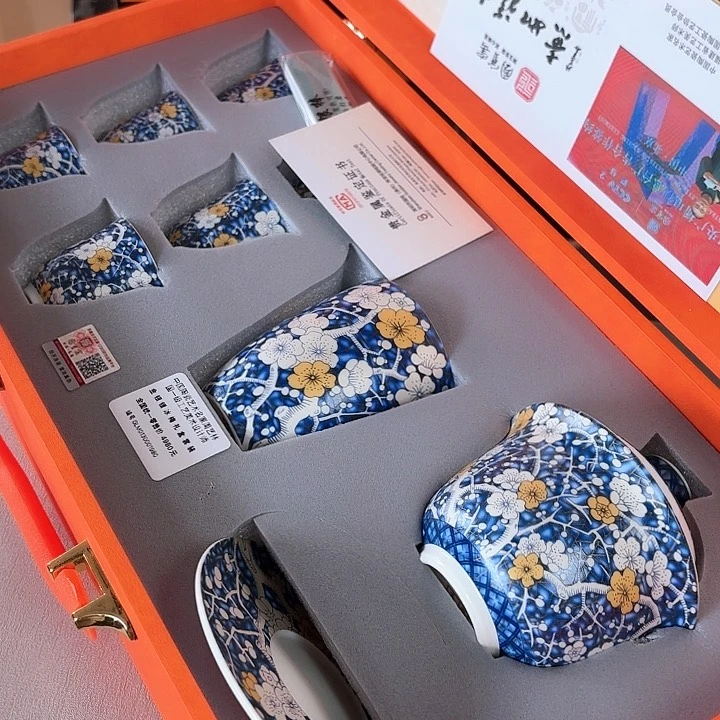孤品茶具套装等。