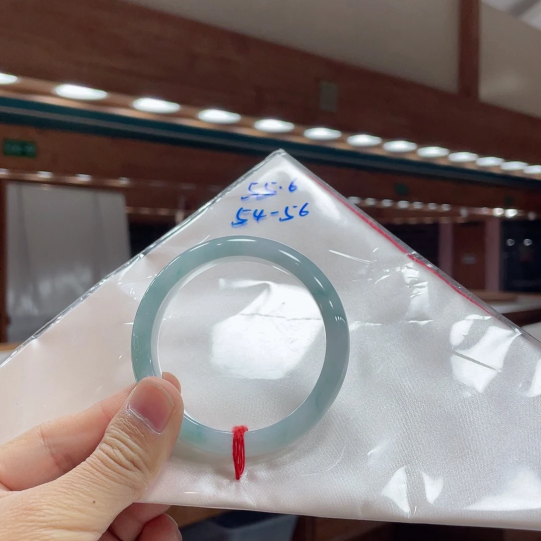 翡翠手镯未镶嵌买断