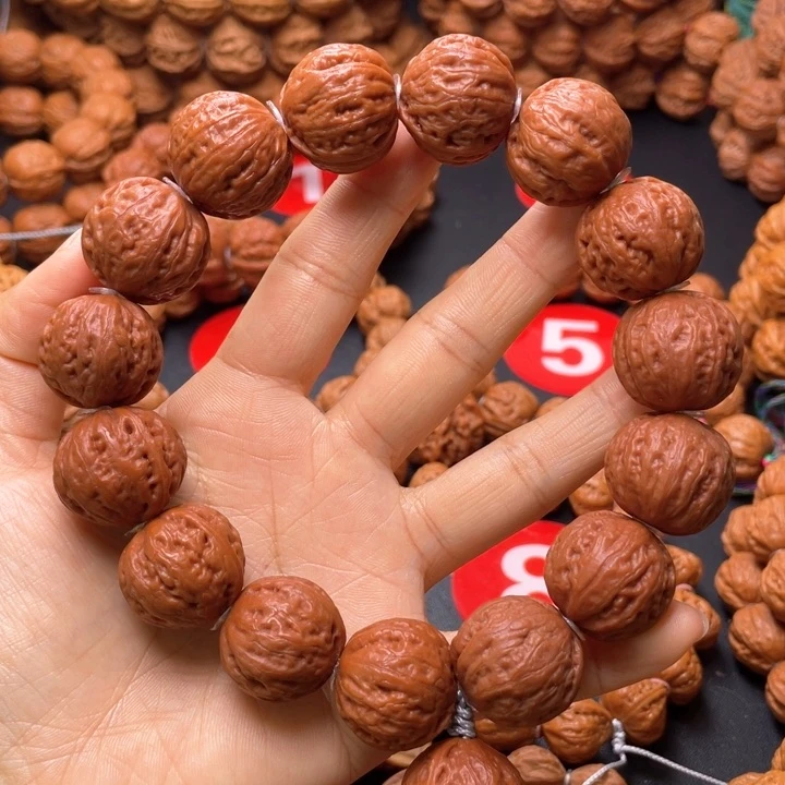 文玩核桃吊坠思**厚绣球