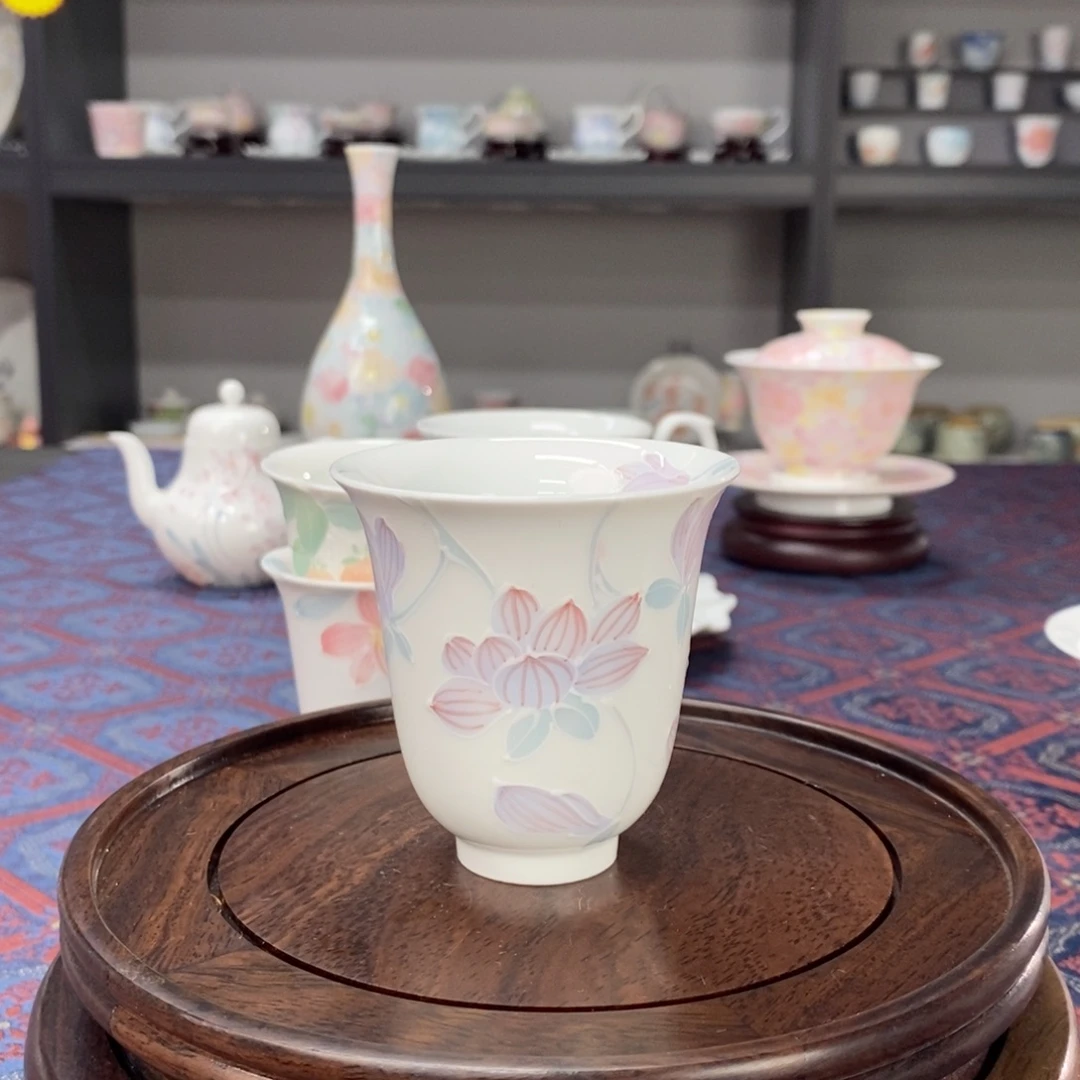 玉兰花釉下品茗杯