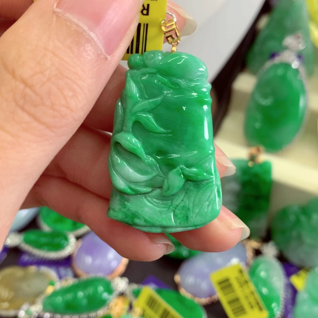 吊坠(不含链)18K金镶嵌翡翠
