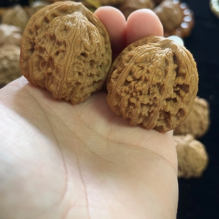 文玩核桃把件40左右南疆，编号008