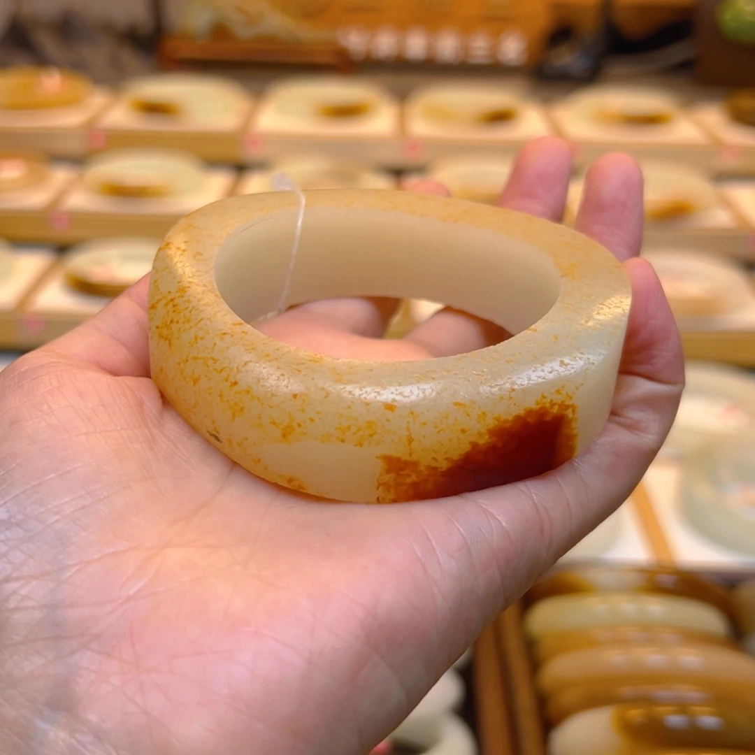 和田玉未镶嵌手镯2