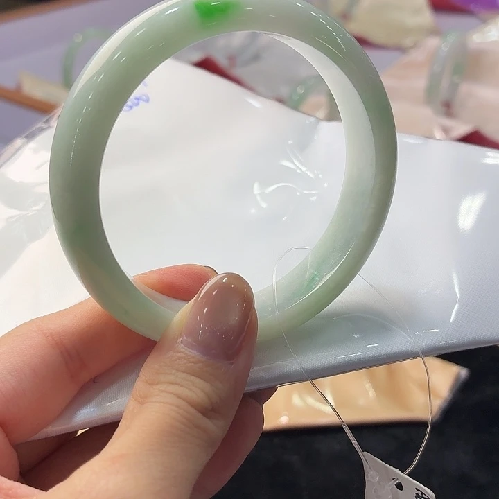 翡翠未镶嵌手镯57圈口