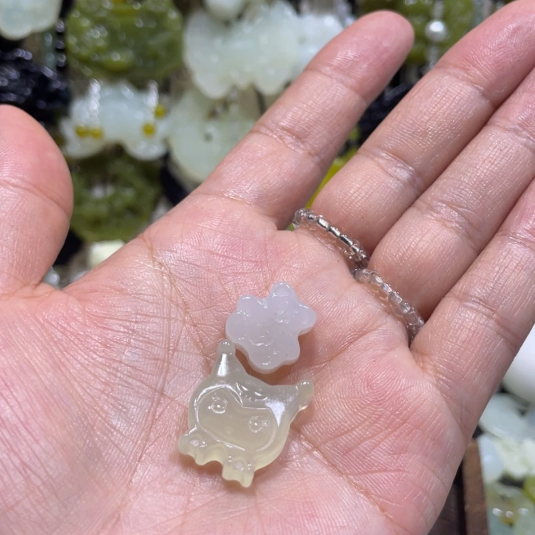 【闪购商品】岫玉颈饰未镶嵌太***彤65吊坠