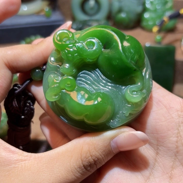 未镶嵌和田玉（碧玉）把件