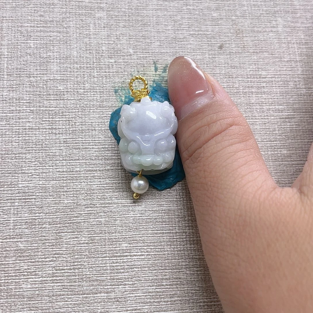 翡翠未镶嵌颈饰吞金兽√