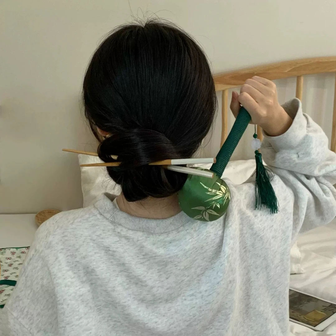 【百轩居】绿色竹叶锤缎面经络敲打按摩锤拍八虚拍打神器艾草锤