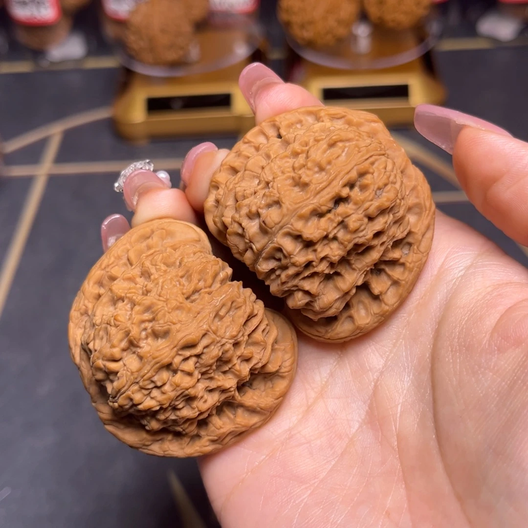 文玩核桃吊坠全品蝴蝶将48.5