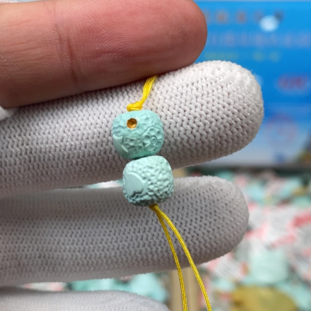 绿松石未镶嵌挂件