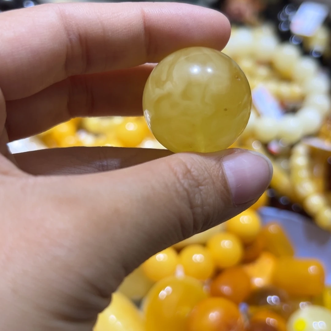 琥珀珠宝奇石未镶嵌