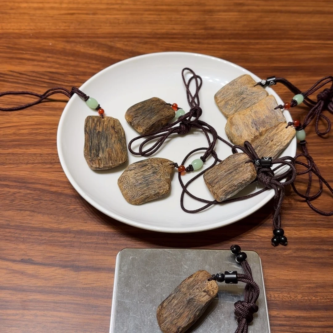 沉香碎屑沉香奇楠无事牌7.4克