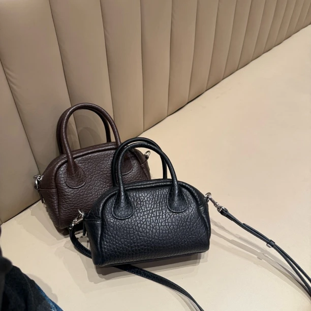 头层羊皮泡泡纹小众设计简约百搭单肩斜挎保龄球女包716