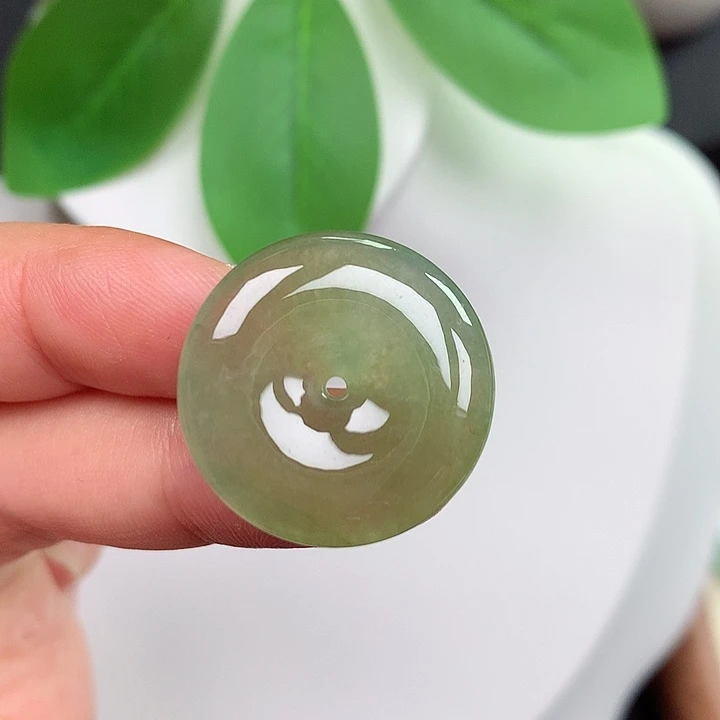 翡翠未镶嵌颈饰平安扣 23x4.8mm