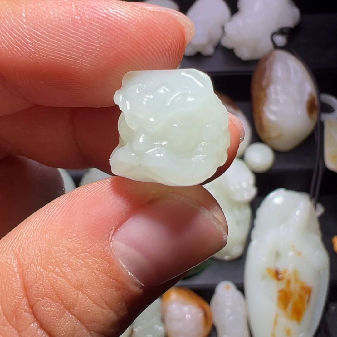 和田玉未镶嵌挂件