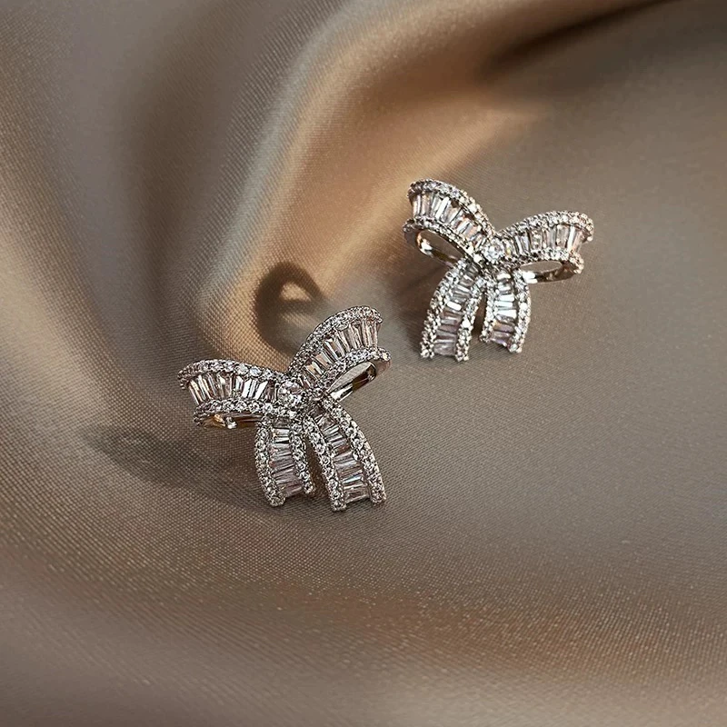 合金锆石耳饰 甜美立体蝴蝶结耳钉女镶嵌锆石镀金耳环奢华闪耀