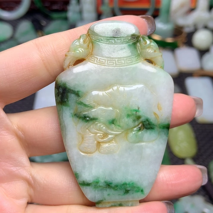 翡翠未镶嵌挂件清