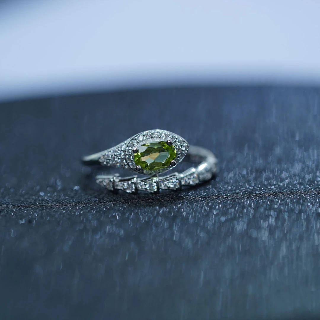 ZY-GDSGLJ696-橄榄石戒指